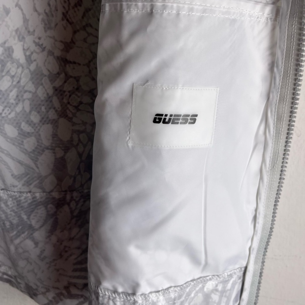 GUESS Brooklyn Hooded Vest - Picture 13 of 15